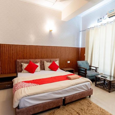 Shivjot Hotel Kharar Exterior photo