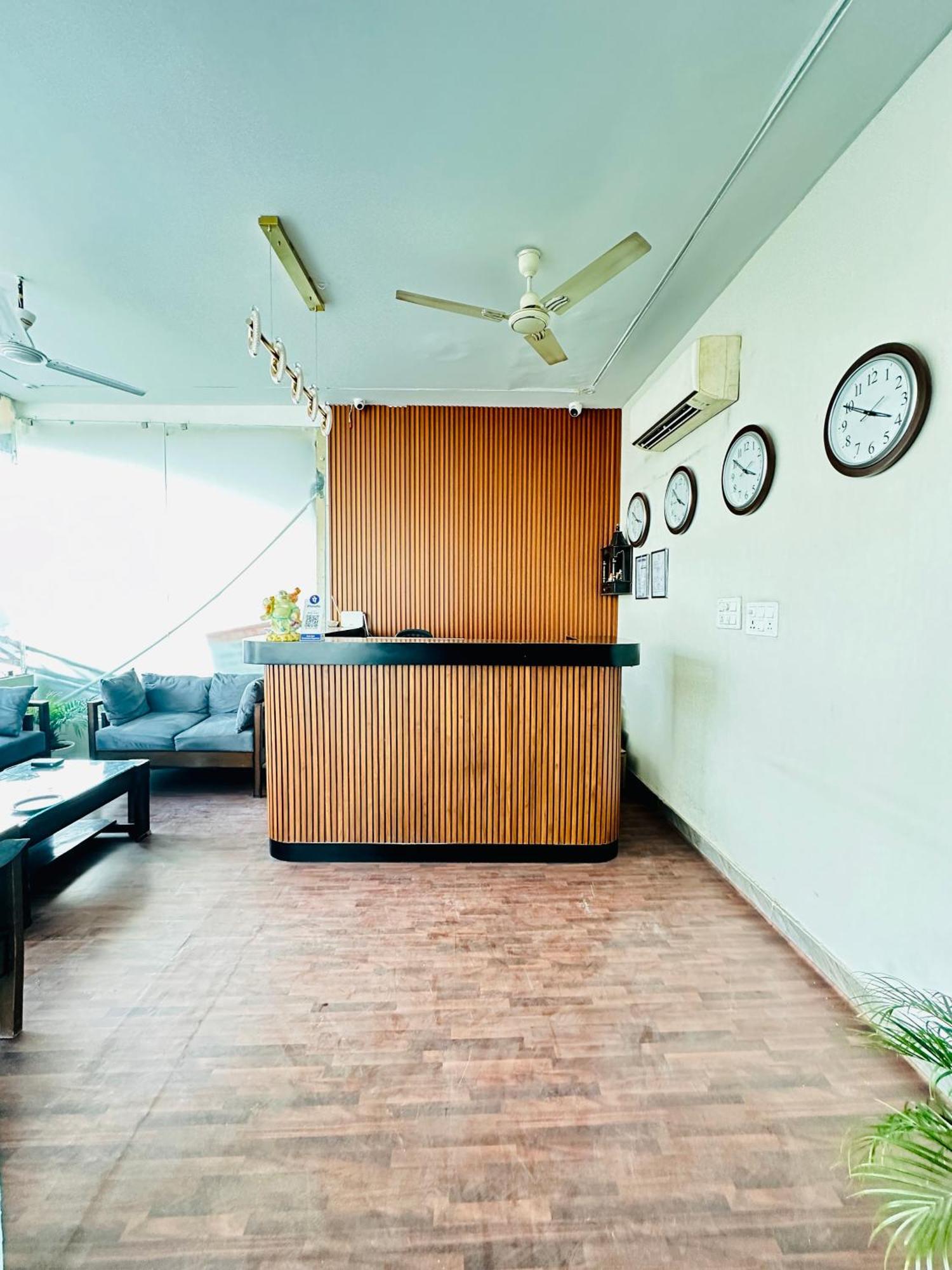 Shivjot Hotel Kharar Exterior photo