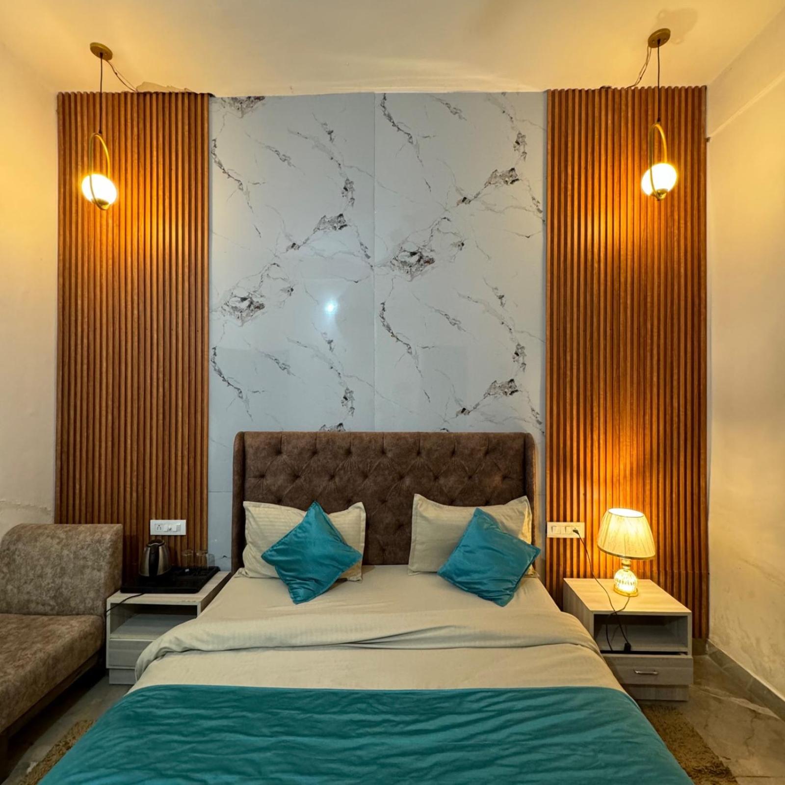 Shivjot Hotel Kharar Exterior photo
