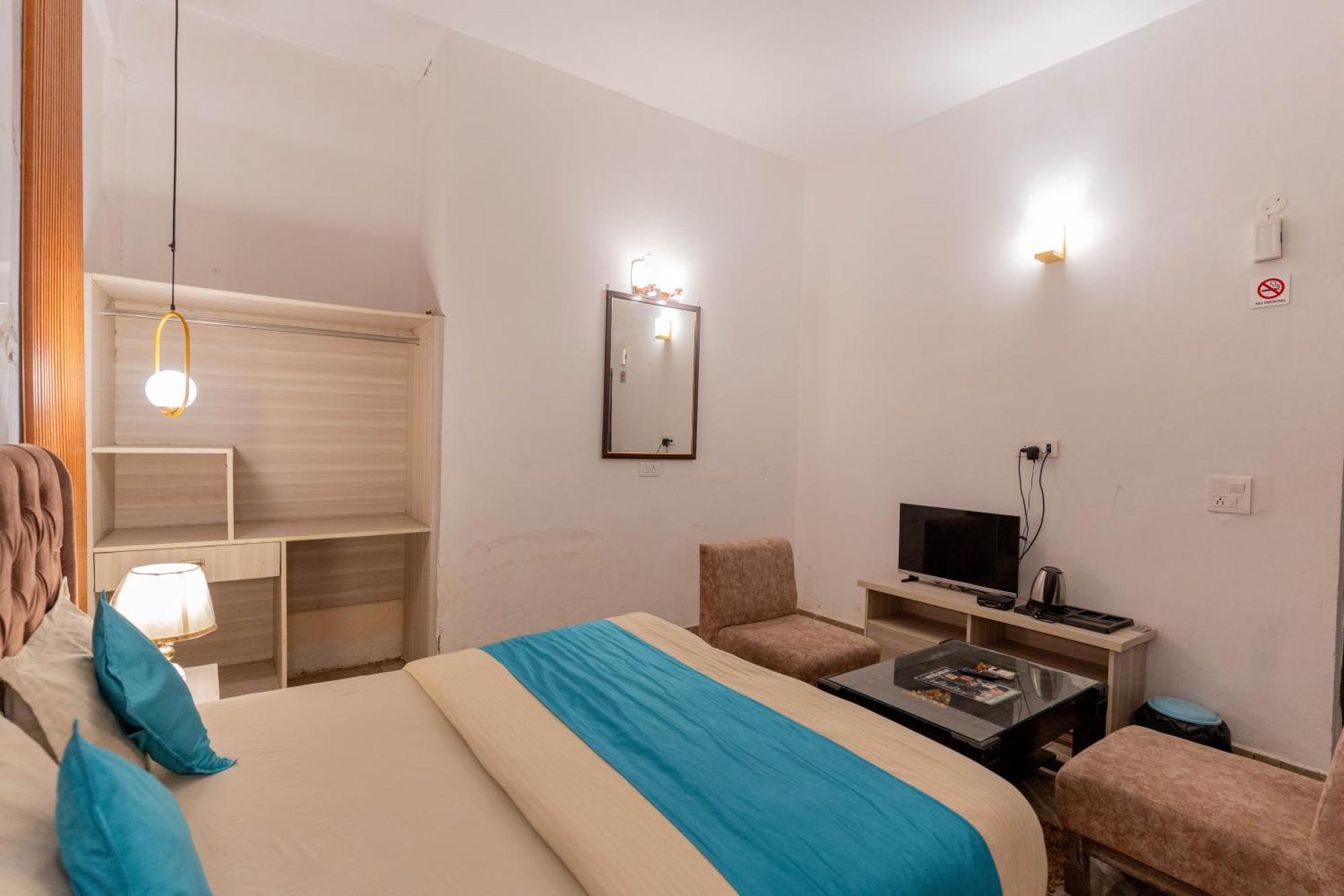 Shivjot Hotel Kharar Exterior photo