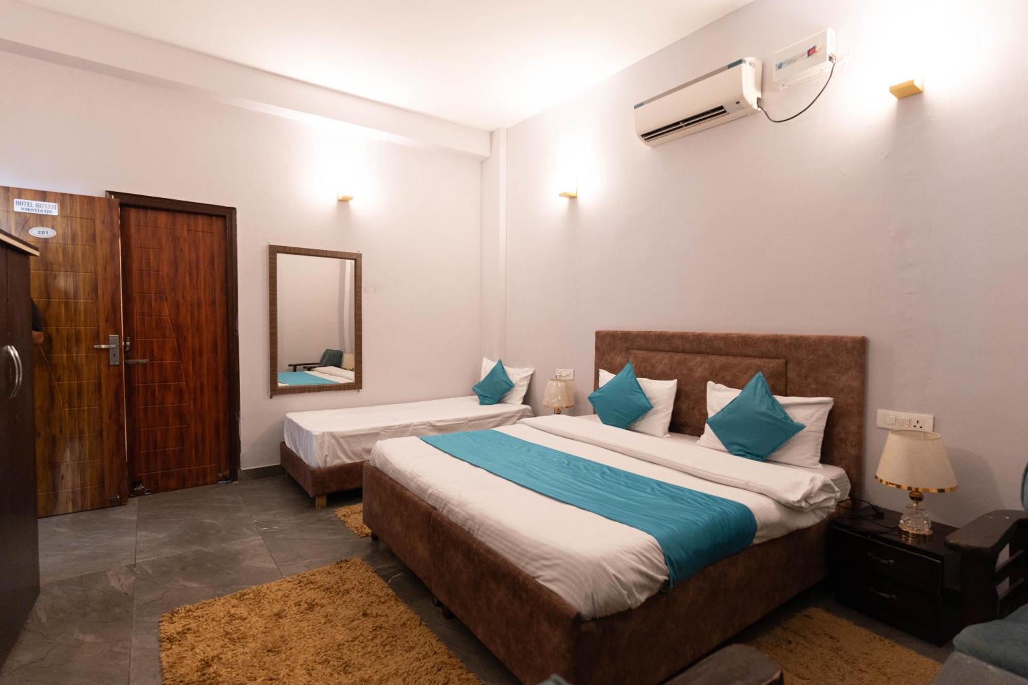 Shivjot Hotel Kharar Exterior photo